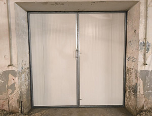 Výměna vrat na farmě